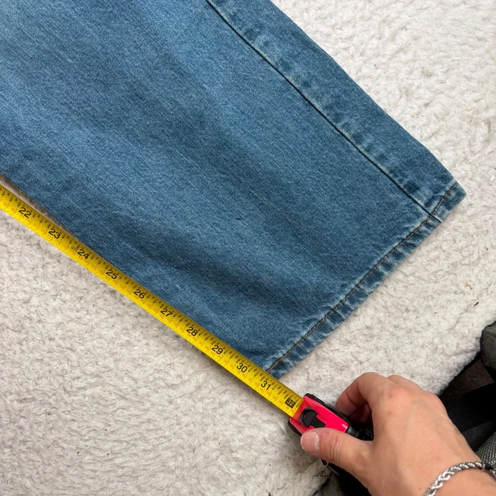 Levis levis 569